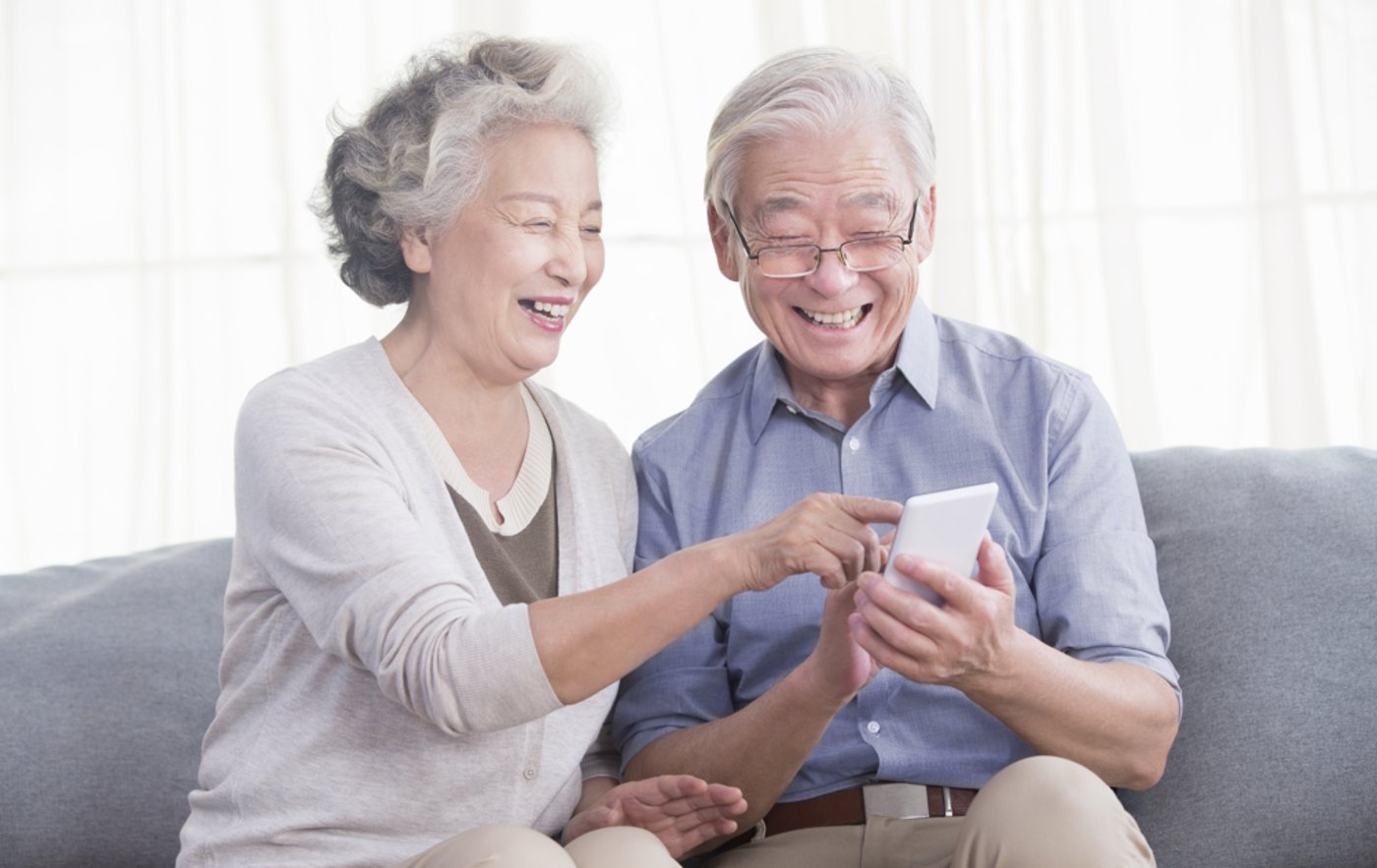 耀世娱乐：有剧本的苦情直播正集体攻占老年人